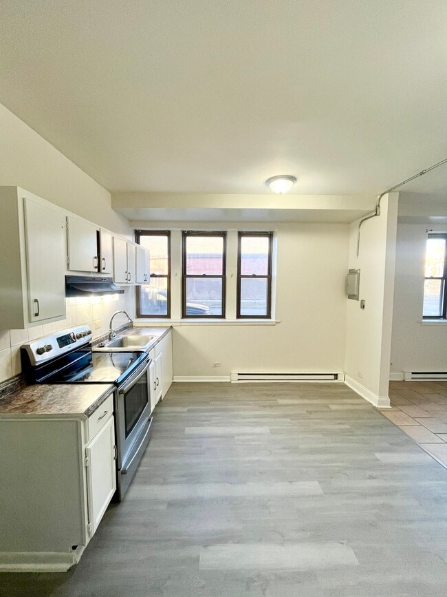 Photo - 2700 S Hamlin Ave