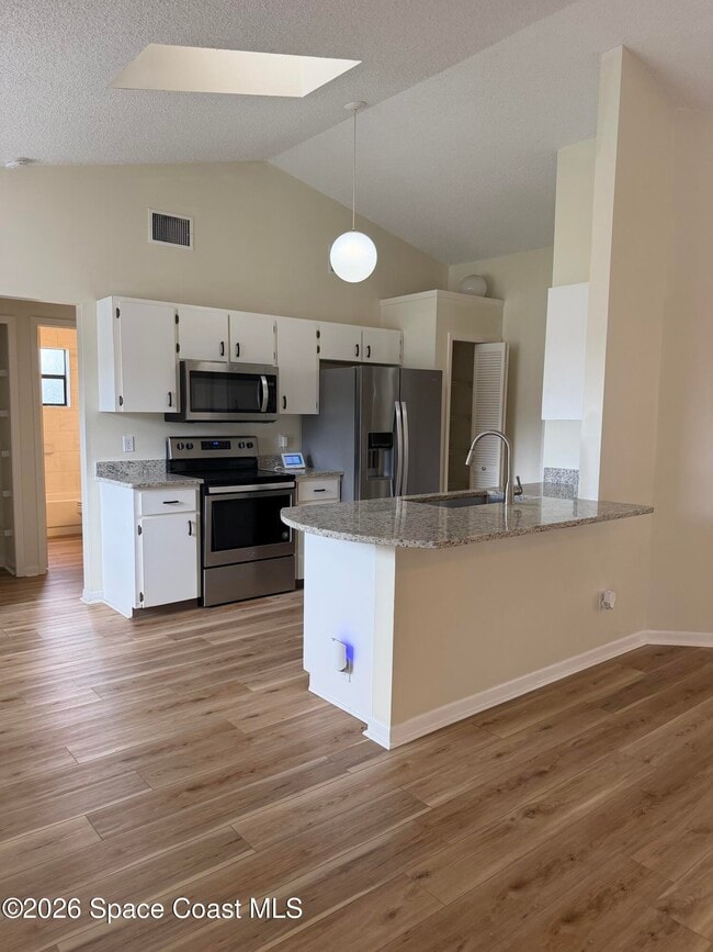 Photo - 1460 Heartwellville St NW