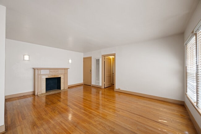 Photo - 1806 Banks St Unit 1