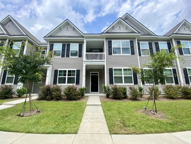 Spacious Four Bedroom Townhome w/ Garage! ... - Spacious Four Bedroom Townhome w/ Garage! ...