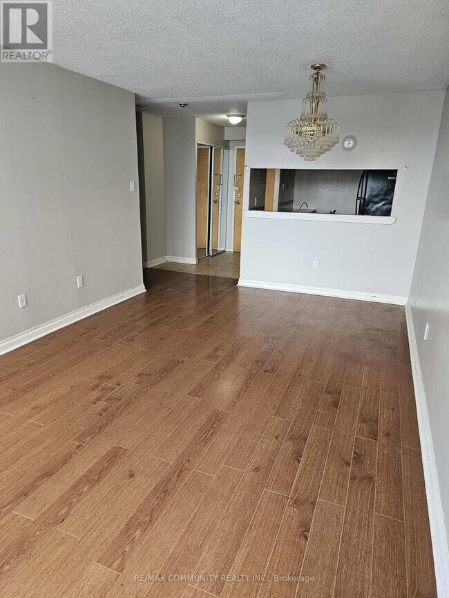 Photo - 3050 Ellesmere Rd Unit 403