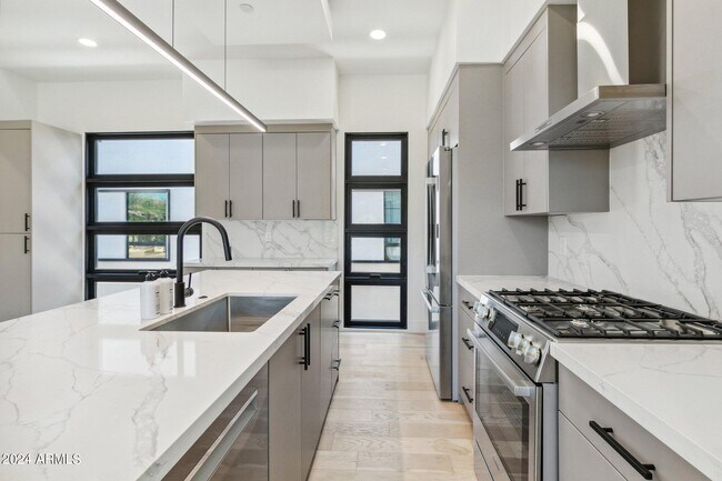 Photo - 1501 N Miller Rd