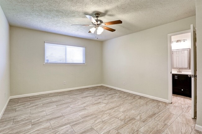 Photo - 17559 Methil Dr