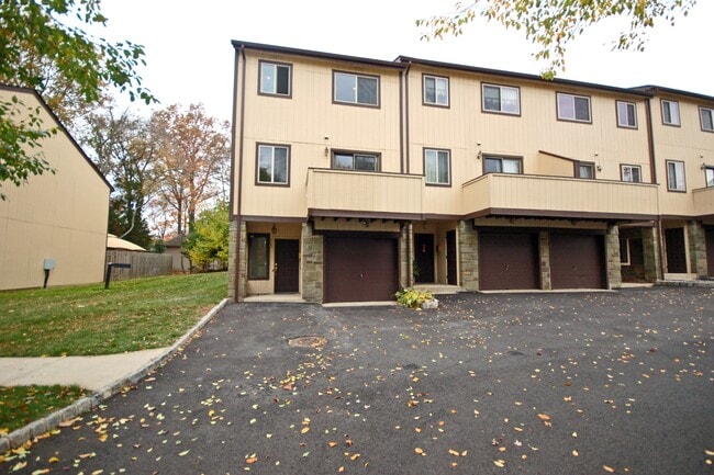 Photo - 56 Chelsea Way