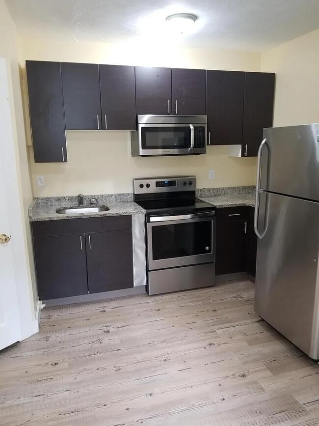 Photo - 41 Leavitt St