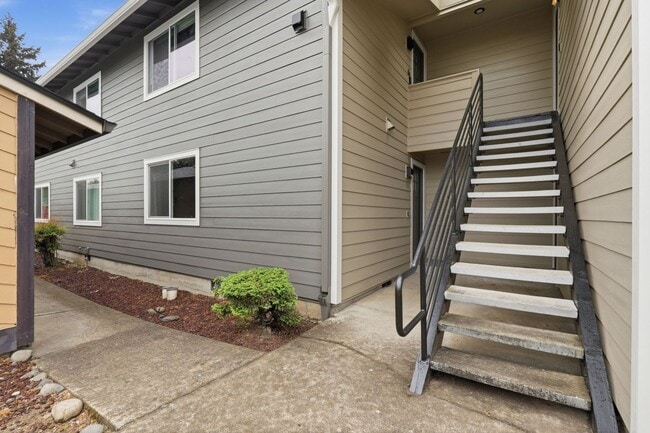 Photo - Charming Updated Condo in Great Location