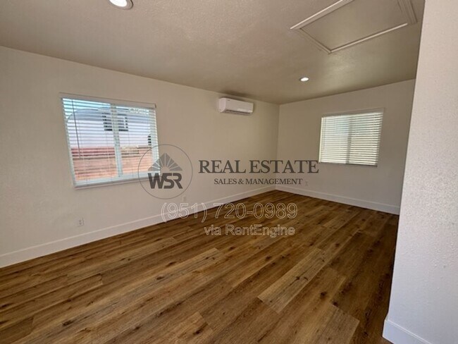 Photo - 5704 Wisteria Dr