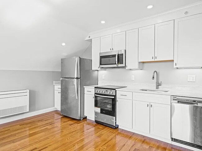 Photo - 27 W Water St Unit 3