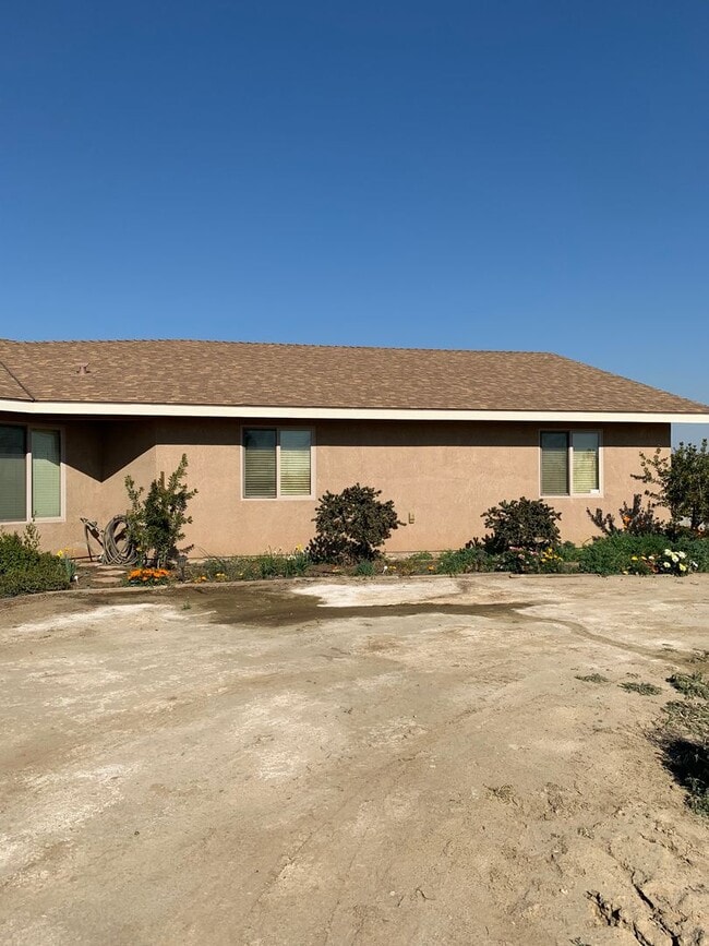 Photo - 5 Bd 4.5 Ba Country Home