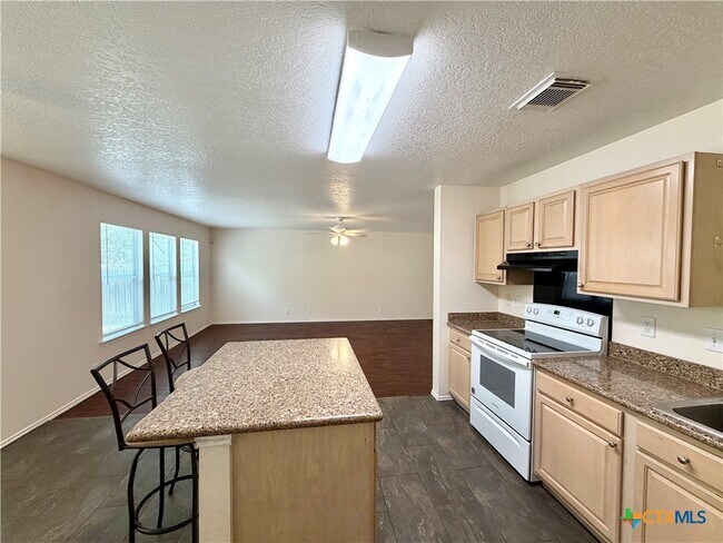 Photo - 369 Copper Bluff Dr