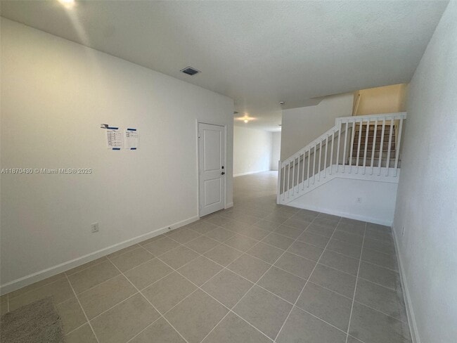 Photo - 2439 SE 28th St