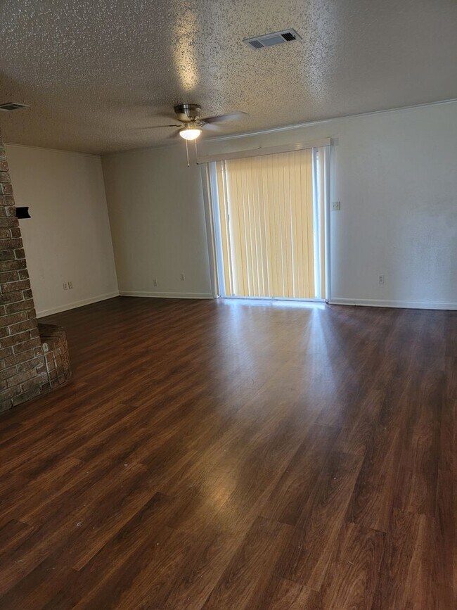 Photo - 6411 Frondosa Dr