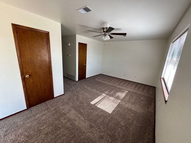 Photo - Cute 2 bed 1 bath you don't want to miss!