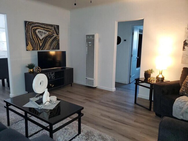 Photo - 2312 S Holly Ave