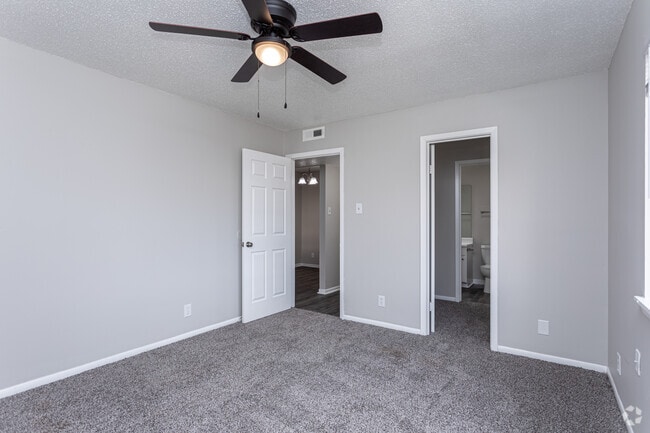 2HAB, 2BA - 982 ft² - Indiandale Apartments