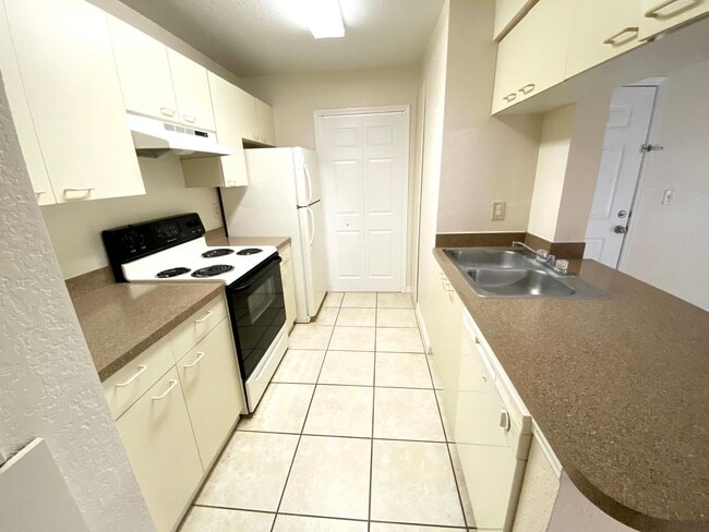 Photo - 2550 N Alafaya Trail Unidad 10209