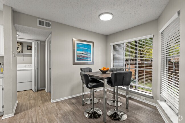 1BR, 1BA- 686 SF - Dining Room