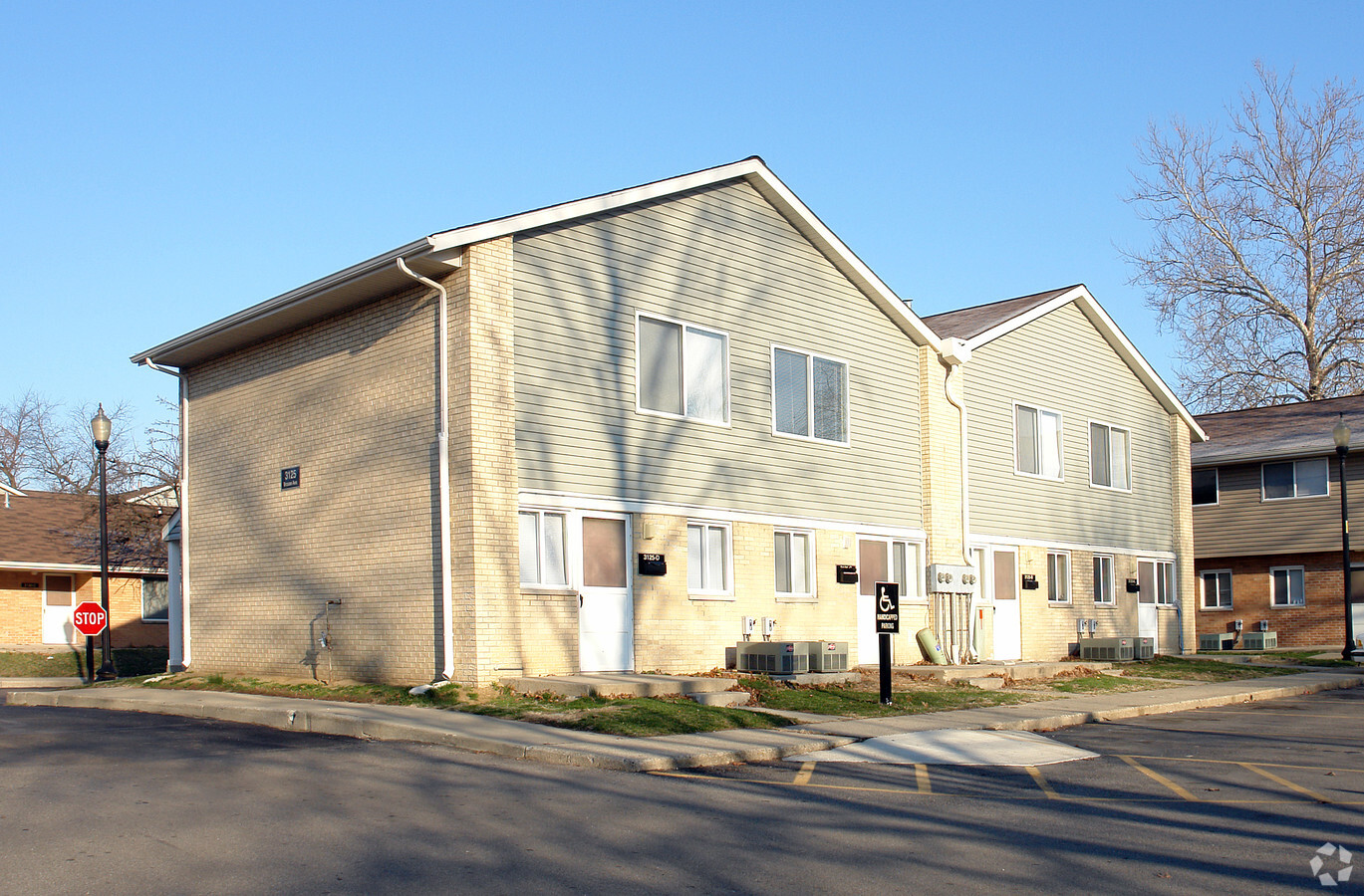 Blackburn Terrace - Blackburn Terrace Apartments