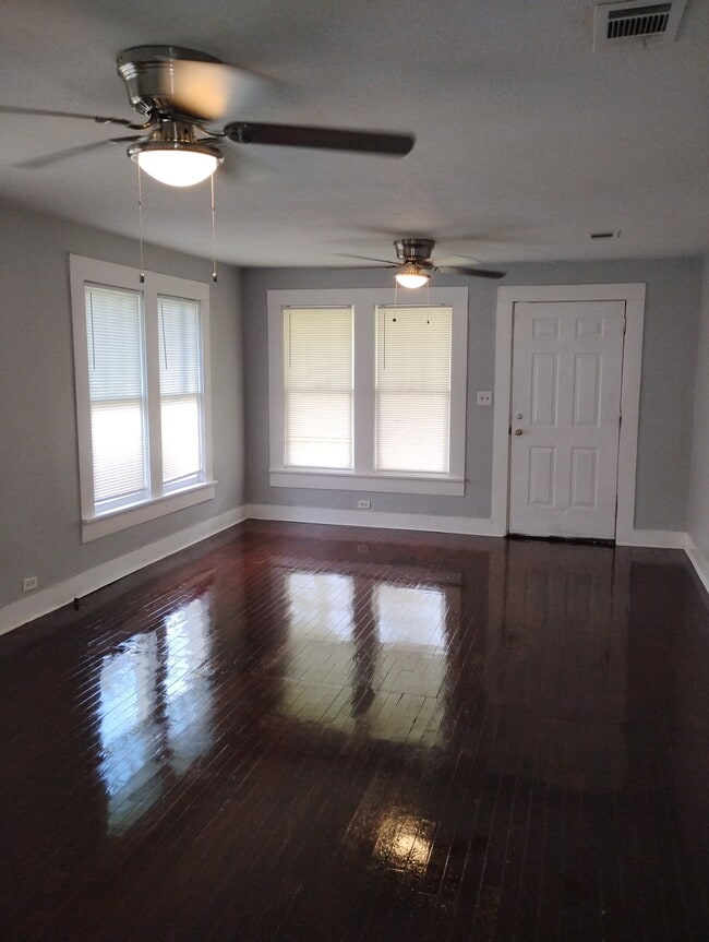 Photo - 506 Mable St