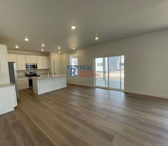 Photo - 5525 Wisteria Ave