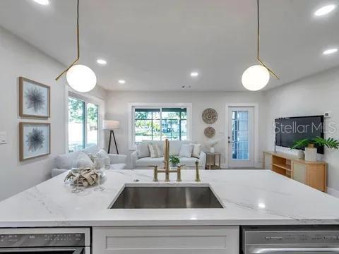 Photo - 400 38th Ave NE