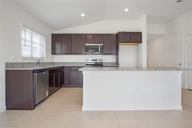Photo - 608 Royal Palm Dr