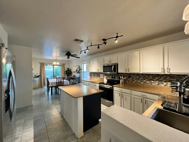 Building Photo - 3649 E Orchid Ln Rental