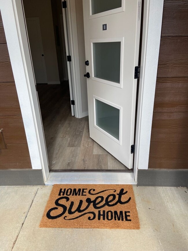 Photo - Contemporary 4 Bedroom, 3 Bath Townhome wi...