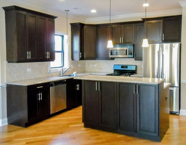 Building Photo - 3231 N Kenmore Ave Unit 3S Rental