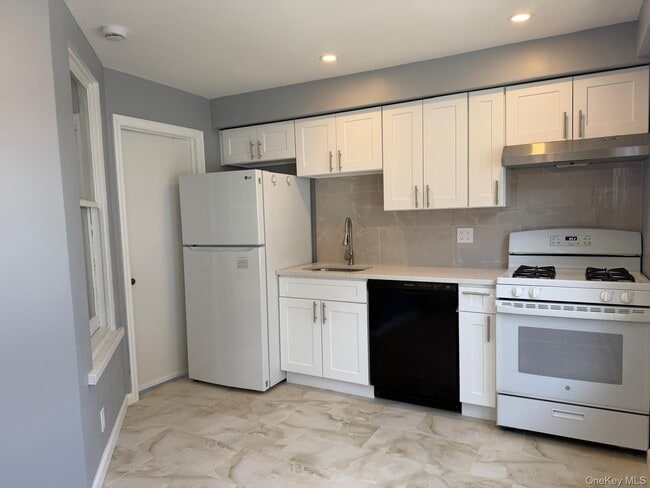 Building Photo - 24 Doxsey Pl Unit 2