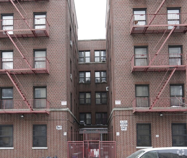 Photo - 1985 Creston Ave