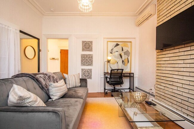 Photo - 1 bedroom in Brookline MA 02445 Unidad 3