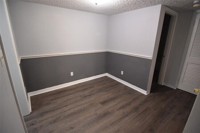 Photo - 305 Wymore Rd Unidad 107