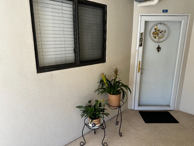 Photo - 1071 Edgewood Ave S Unidad 104