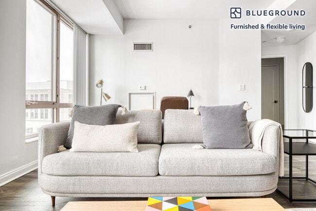 Photo - 285 Third St Unidad FL6-ID592