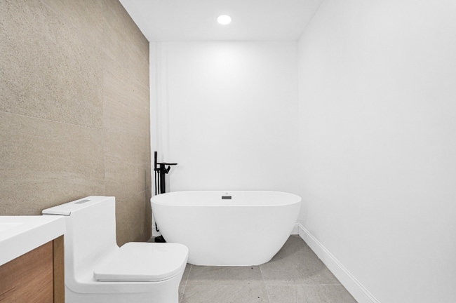 Photo - 10618 NE 11th Ave