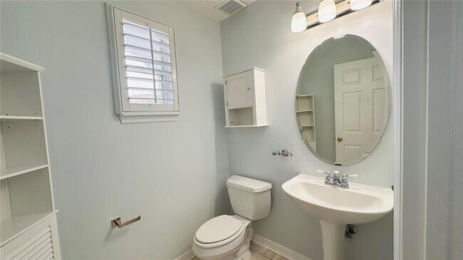 Photo - 622 Wisteria Ln