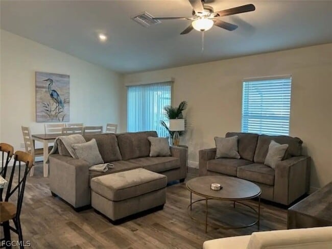 Photo - 3462 NE 10th Pl