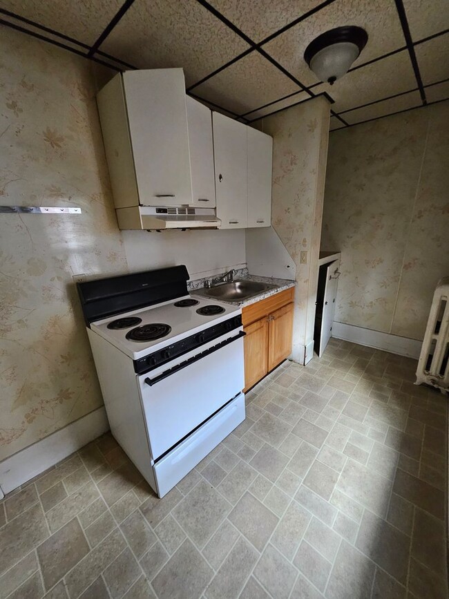 Building Photo - Upper west side studio