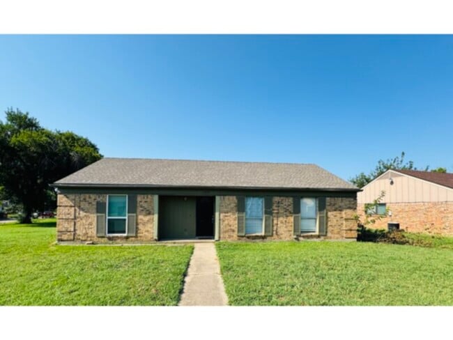 Building Photo - 10818 Sunnydale Dr Rental