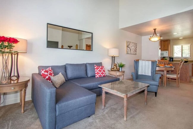 Building Photo - 648 Cottage Dr Unit ID1436431P