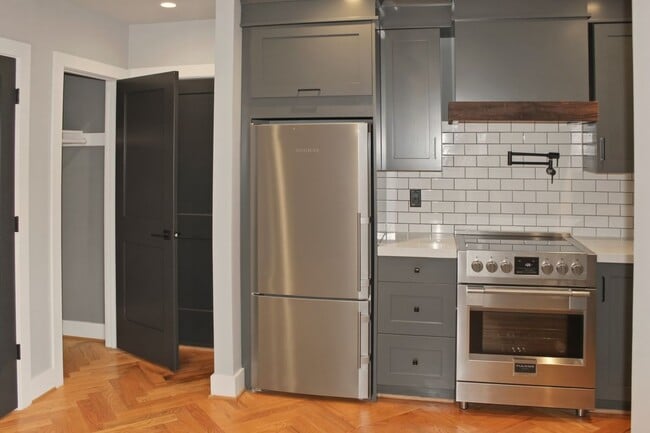 Photo - 1643 New Jersey Ave NW