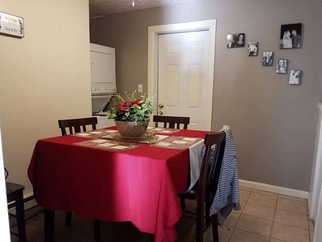 Dining Room - 5323 Noyes Ave Unit C