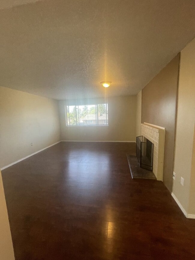 Building Photo - Charming Two Bedroom Near Downtown Vancouver Unit 2815 P Rental