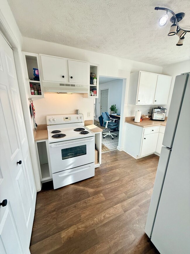 Photo - Inglewood Charmer! 3 Bedroom 2 Bath House with back deck & partially fenced yard