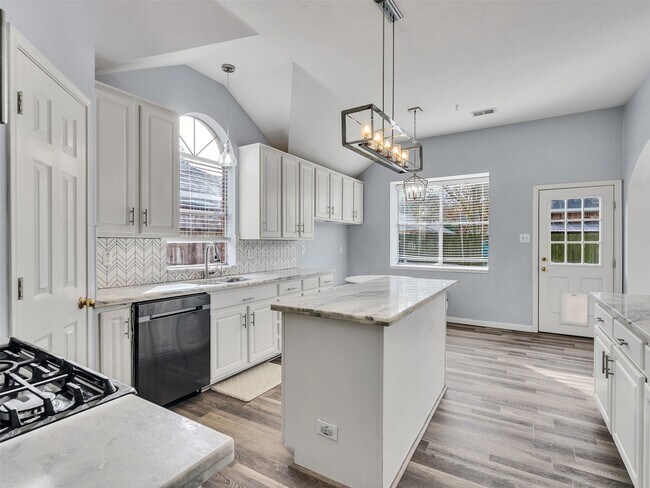 Photo - 3327 La Seine Ln