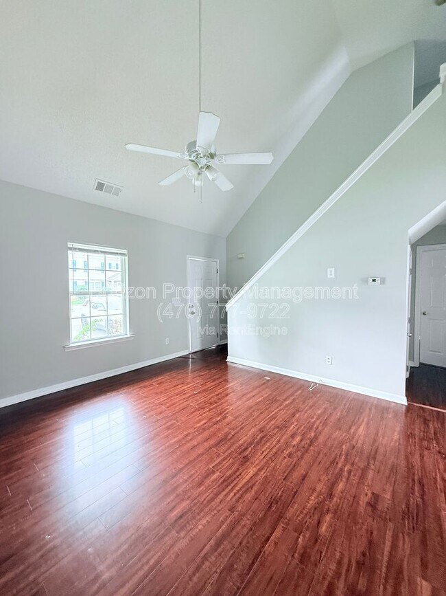 Photo - 35 Middleton Ct SE