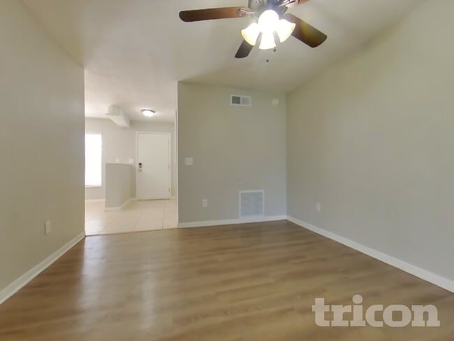 Photo - 802 Gullberry Ln