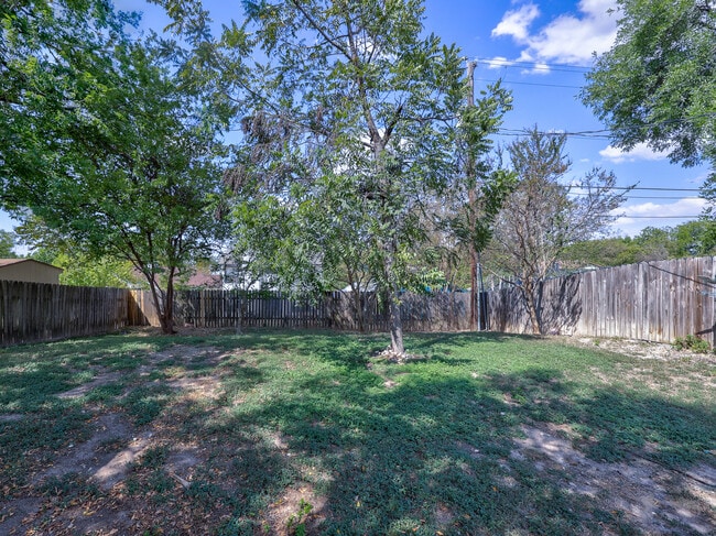 Photo - 12032 Shropshire Blvd