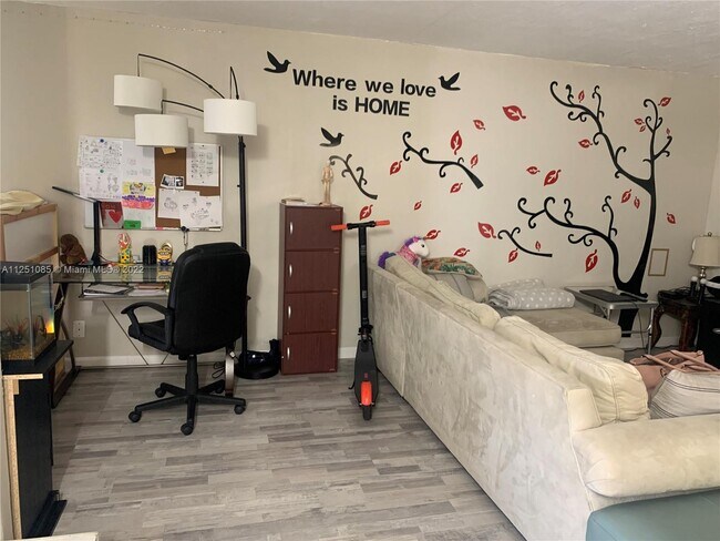 Photo - 17011 N Bay Rd Unidad 1019